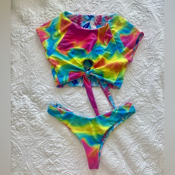 Moana Bikini – Reversible Set (Size Small) - Picture 1 of 8